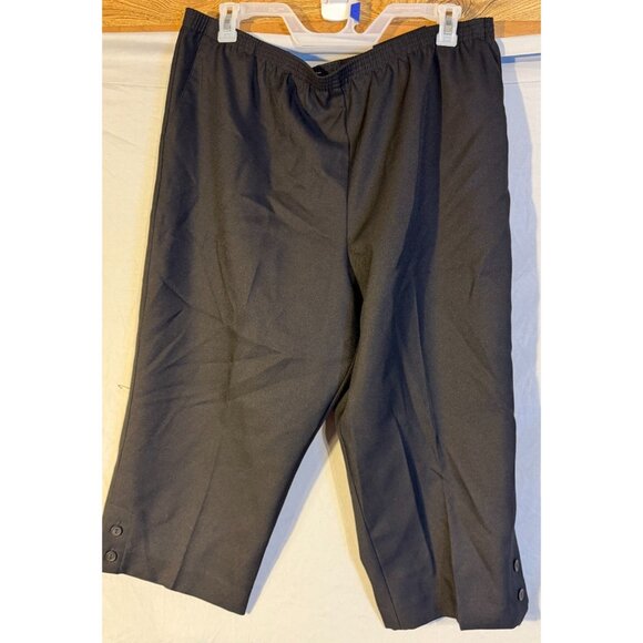 NWT New Alfred Dunner Plus Size 20 2X Pull On Pants Black Elastic Waist Capri - Picture 1 of 3